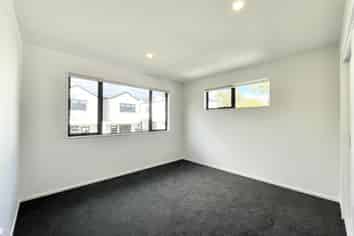 44A Sylvan Crescent, Te Atatu South