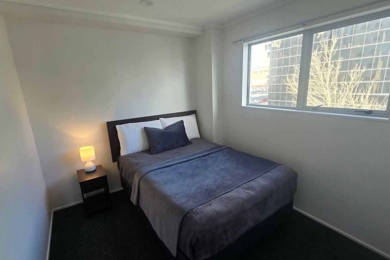 Fully Renovated & Furnished 2-Bedroom|Sunset Views - Aanzicht 6