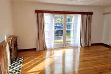 35 West End Avenue, Woodhill