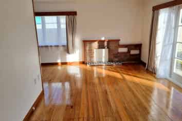 35 West End Avenue, Woodhill