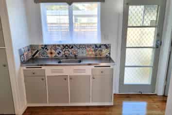 35 West End Avenue, Woodhill