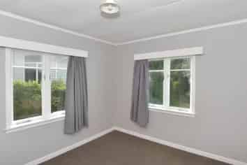35 West End Avenue, Woodhill