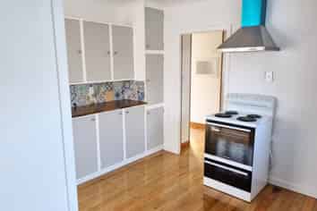35 West End Avenue, Woodhill