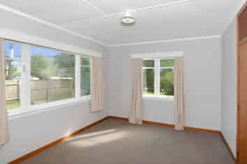 35 West End Avenue, Woodhill