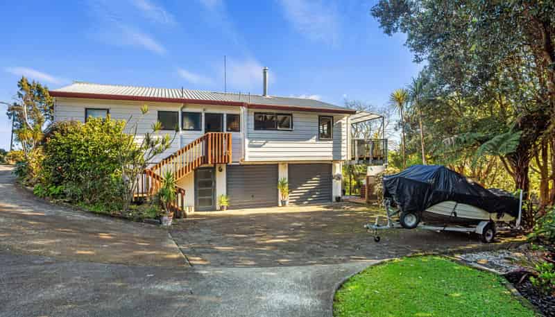 115 Regent Heights, Thames