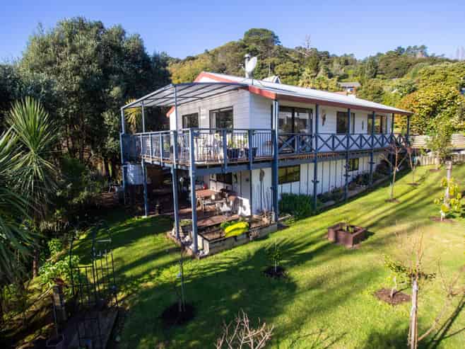 115 Regent Heights, Thames