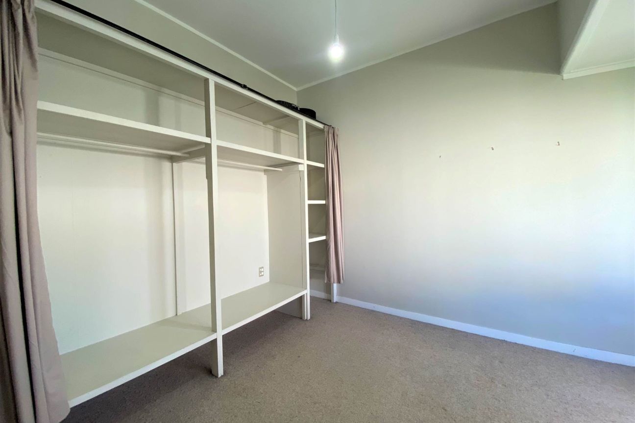 One bedroom in Mt. Albert - Widok 4