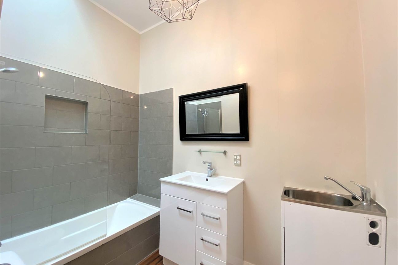 One bedroom in Mt. Albert - Więcej