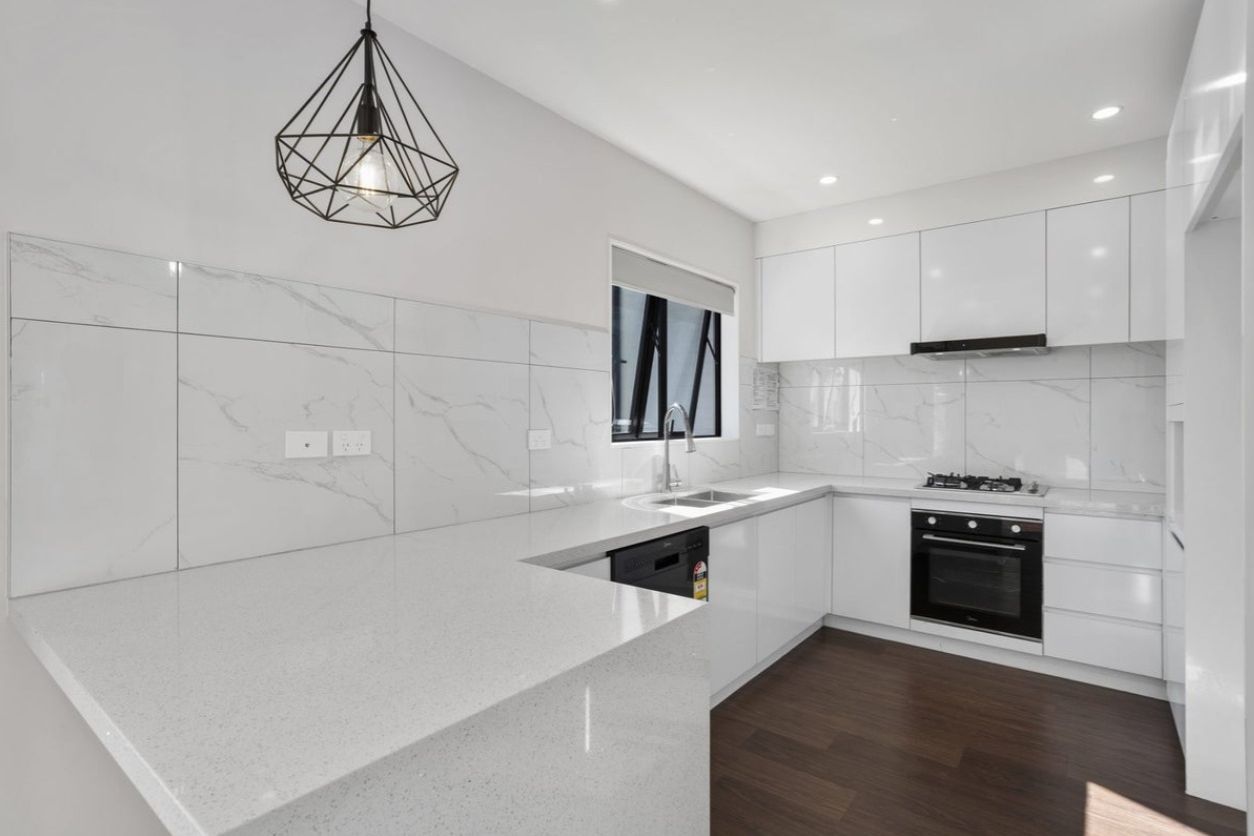 Modern 4 Bedroom Executive Home for Rent in Prime Takanini Location - Widok 6