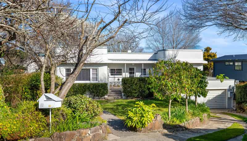178 Sixteenth Avenue, Avenues