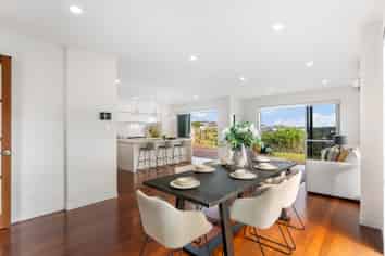 12 Outlook Terrace, Silverdale