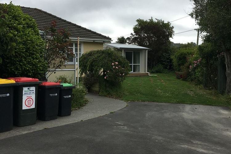 1 minute walk to Uni - Vista 3