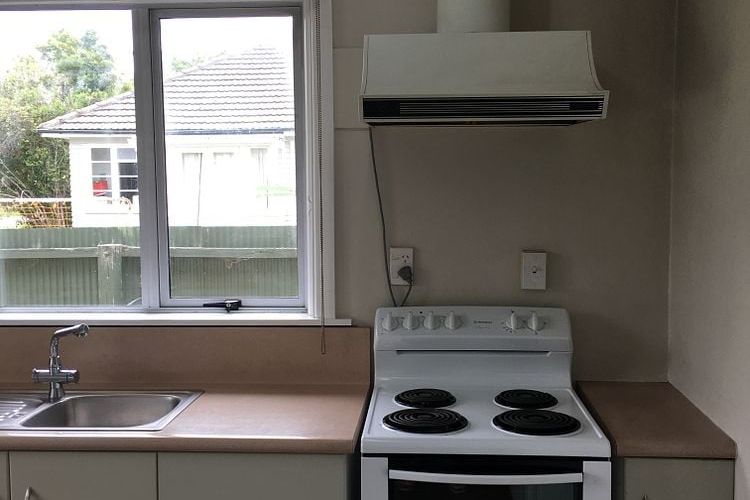 1 minute walk to Uni - Vista 5