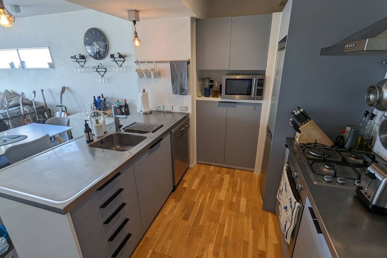 Chic 2BR Te Aro Haven w/ Balcony! - Widok 4