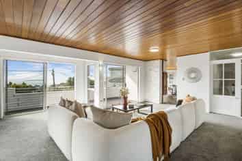 1/3  Garadice Road, Rothesay Bay