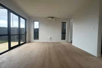 1/130 Te Oneroa Way, Long Bay
