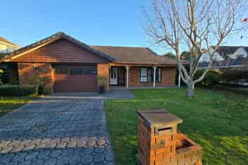 36 Awanui Drive, Waikanae