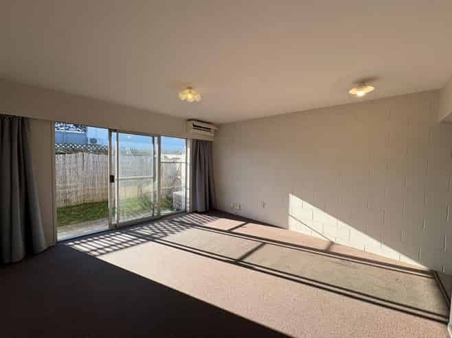 3/4 Douglas Street, Lincoln