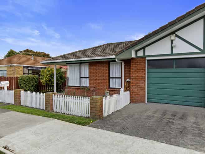 2/12 Birch Street, Hutt Central