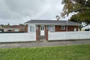 15 Tawhiri Road, One Tree Hill