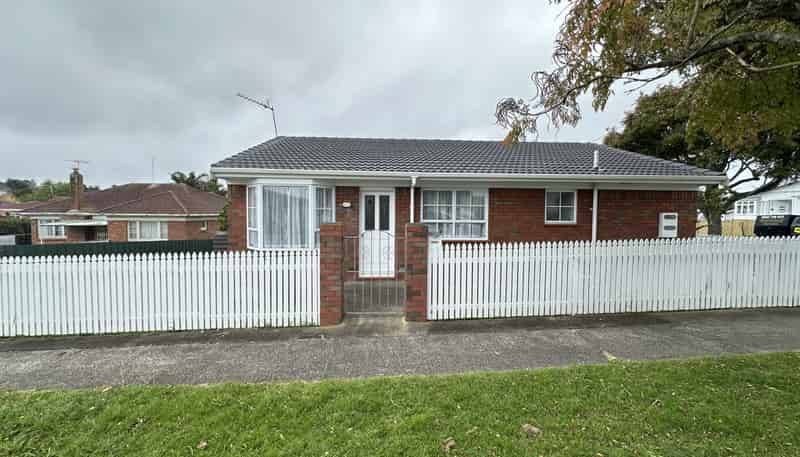 15 Tawhiri Road, One Tree Hill