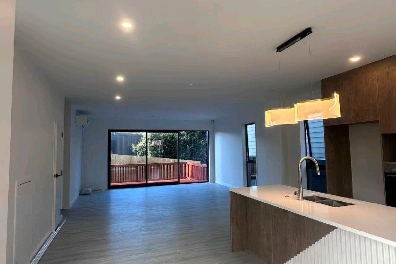 Brand New 4 Bed All Ensuite | 220sqm, Large Deck, - Widok 2
