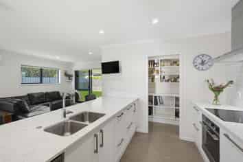 9 Percy Berry Place, Havelock North