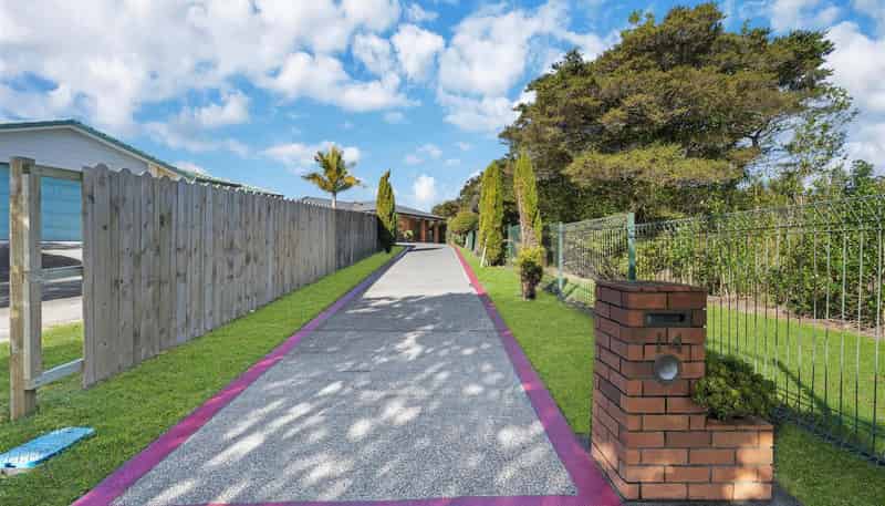  14 Watersfield Place, Flat Bush