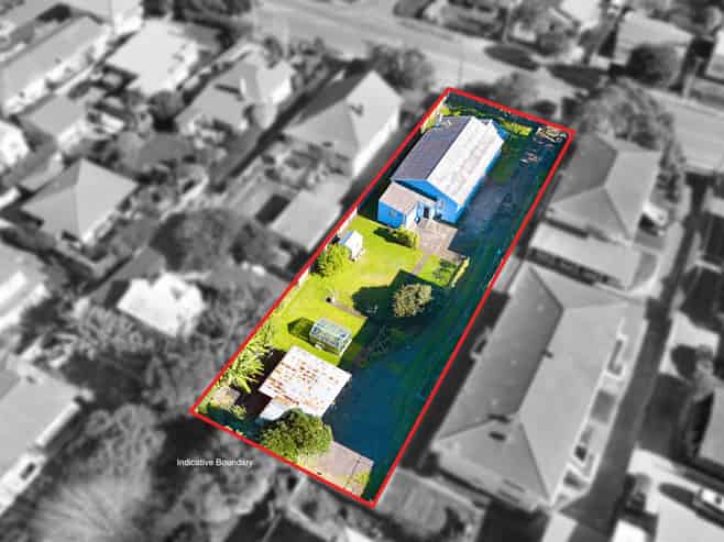 24 Fowlds Avenue, Sandringham