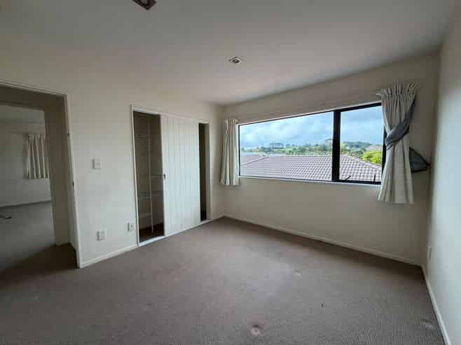 10 Manchester Drive, Flat Bush
