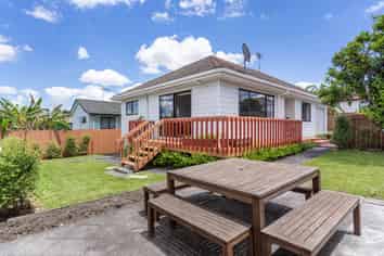 2/136 Barrack Road, Mount Wellington