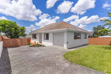 2/136 Barrack Road, Mount Wellington