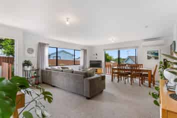2/136 Barrack Road, Mount Wellington
