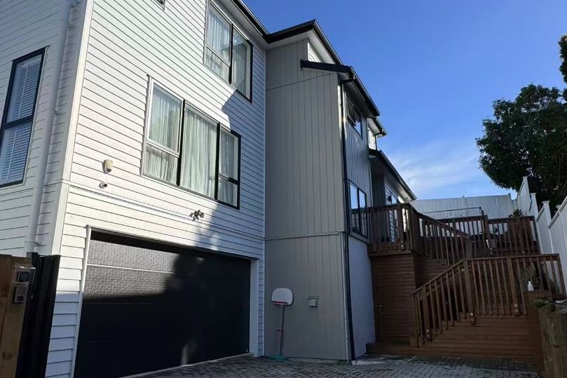 Discover Your Dream Family Home in Beautiful Mairangi Bay! - Widok 2