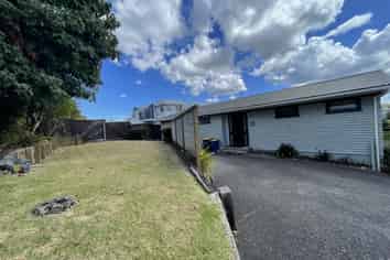 13 Newhaven Terrace, Mairangi Bay