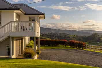 90 McEntee Road, Waitakere