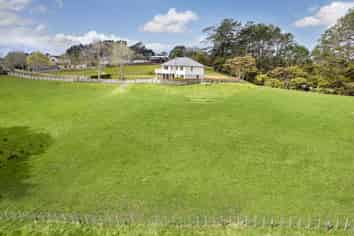 90 McEntee Road, Waitakere
