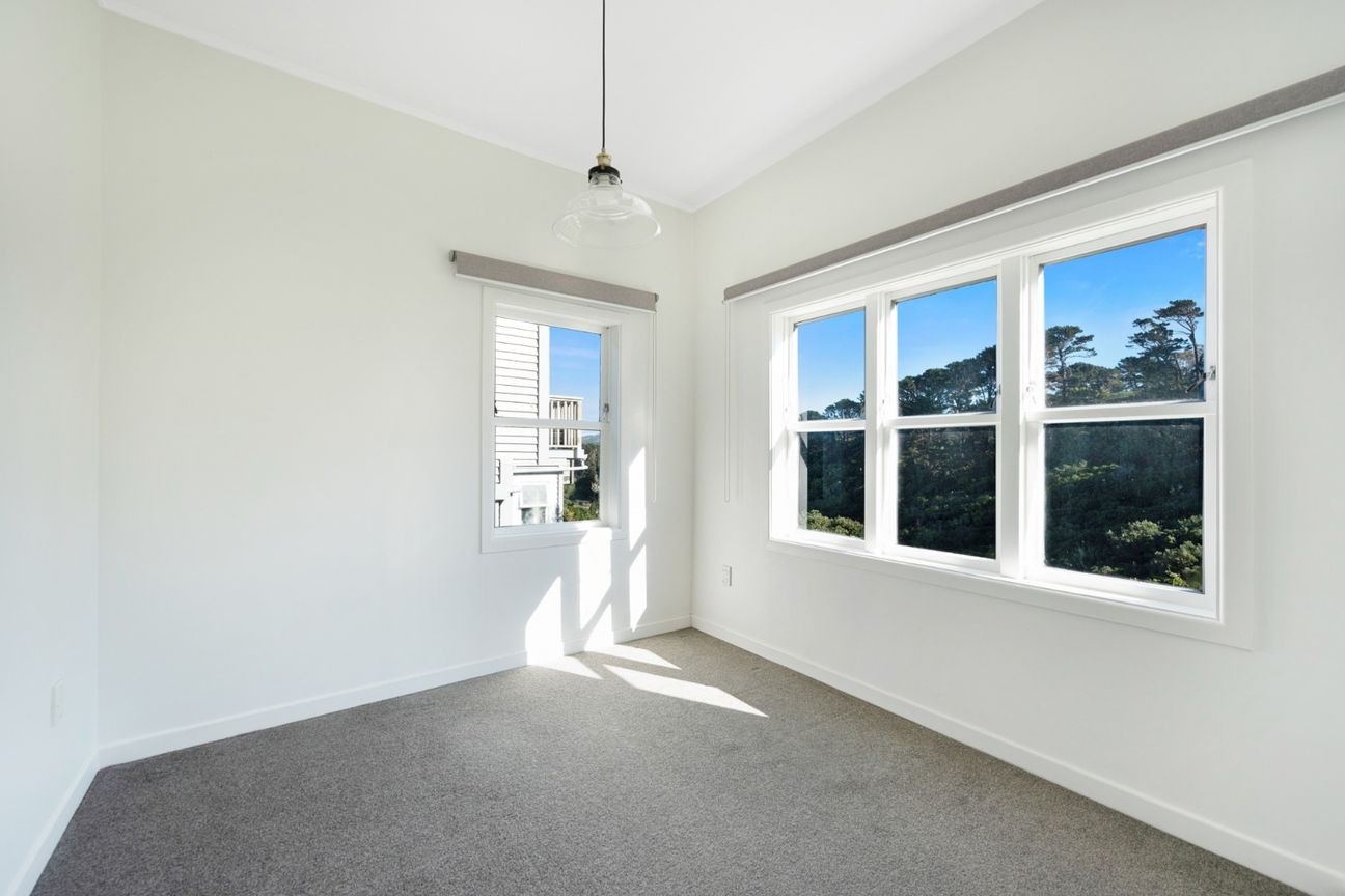 Three bedrooms, Hataitai - Altro