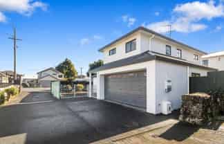 6 Fowlds Avenue, Sandringham