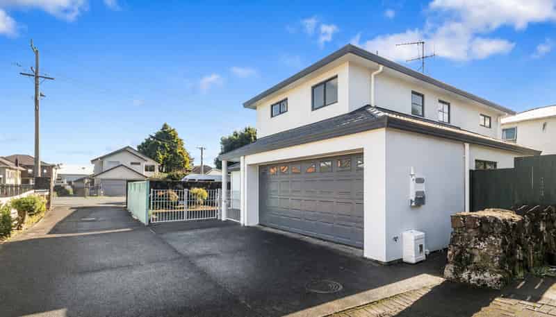 6 Fowlds Avenue, Sandringham