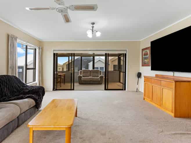 2/18 Abercrombie Street, Howick