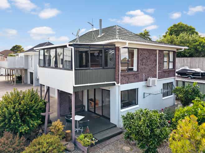 2/18 Abercrombie Street, Howick