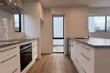 2/56 Olliviers Road, Phillipstown