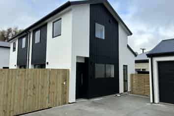 2/56 Olliviers Road, Phillipstown