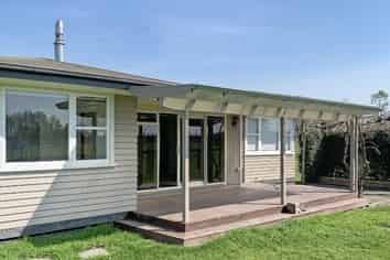 151 Longlands Road East, Longlands