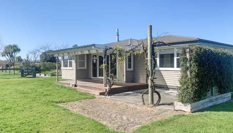 151 Longlands Road East, Longlands