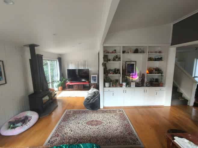 112 Victory Road, Laingholm