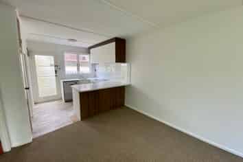 2/10 Coronation Road, Epsom