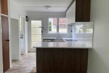 2/10 Coronation Road, Epsom