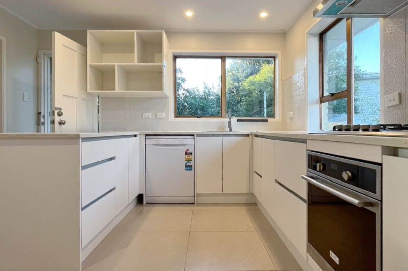 Cozy 2-Bedroom Home Near Park in Mt Albert - Vista 3